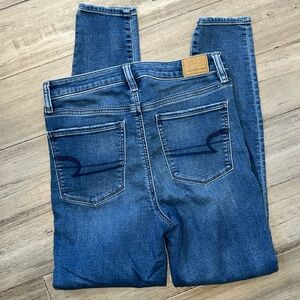 Size 6 AEO Super Hi-Rise super stretch Jegging Jeans